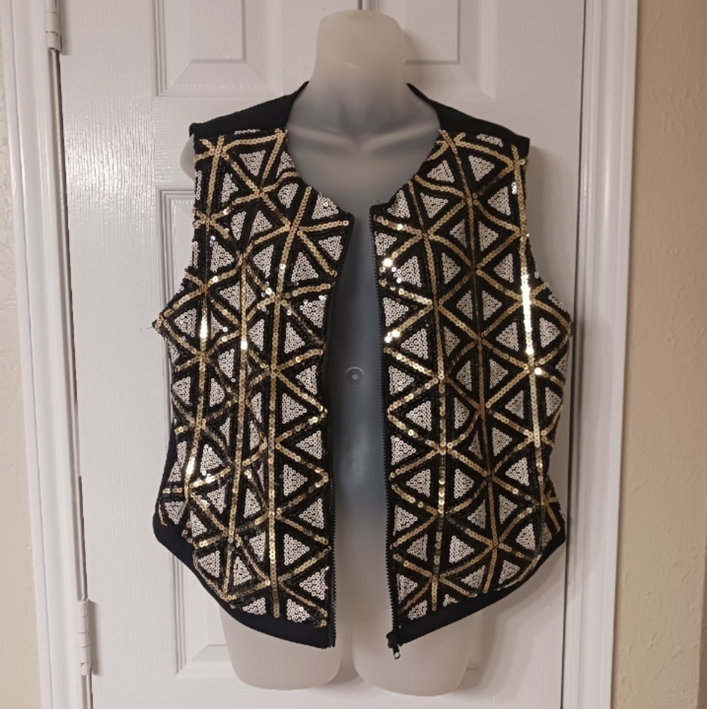 Ashley Stewart Sequin zip-front bomber jacket in Black & Gold. NWT!!!
